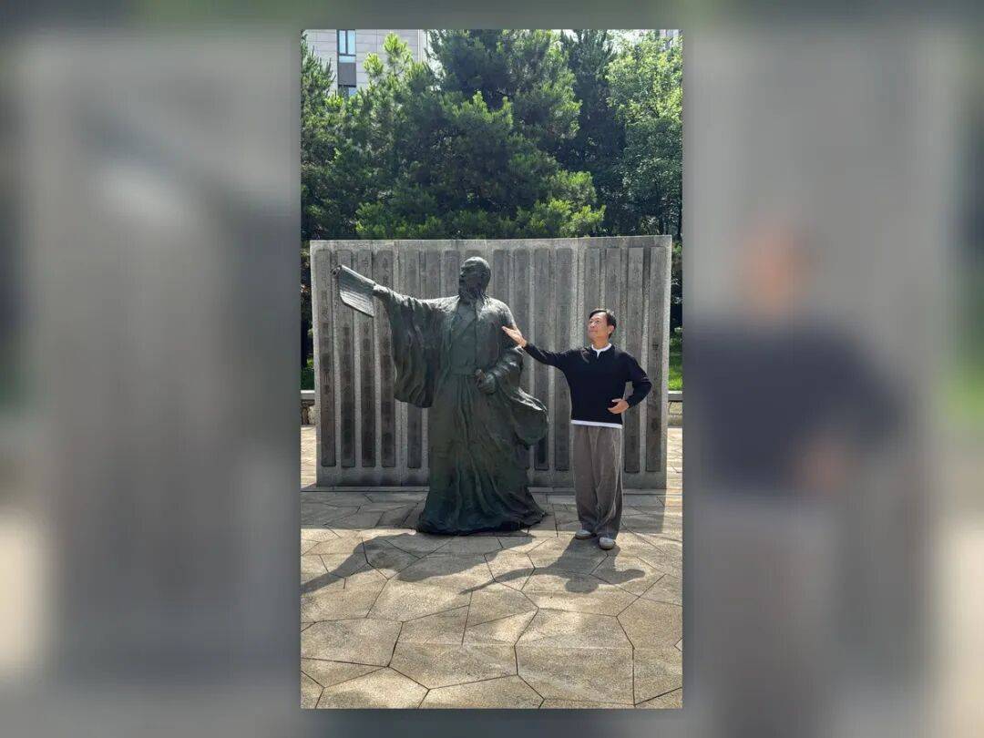 TVB前金牌配角首次游西安,与所演角色偶遇,即将开拍电视剧封面图
