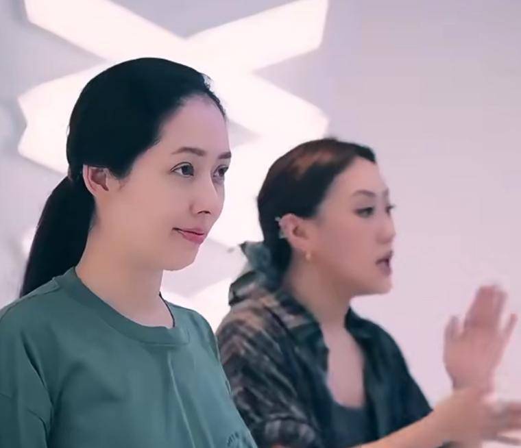 谢依霖自曝全职妈妈心酸!看了《小时代》女主现状,才知她没说错封面图