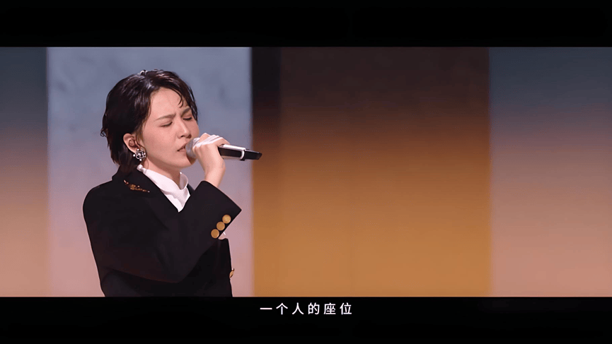 不止全开麦!《披哥6》的海岛生存叙事,能否破解“综N代”困局?封面图