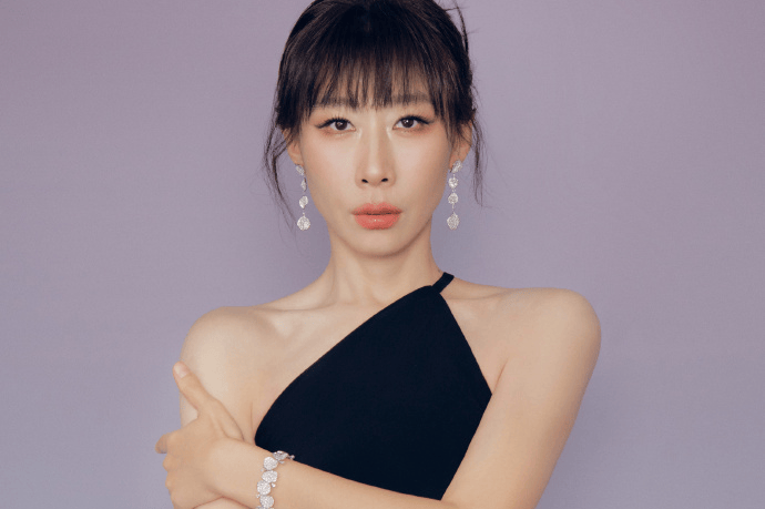 任素汐疑回应杨紫获白玉兰视后争议：不要用表扬一个女性去诋毁另一个女性封面图