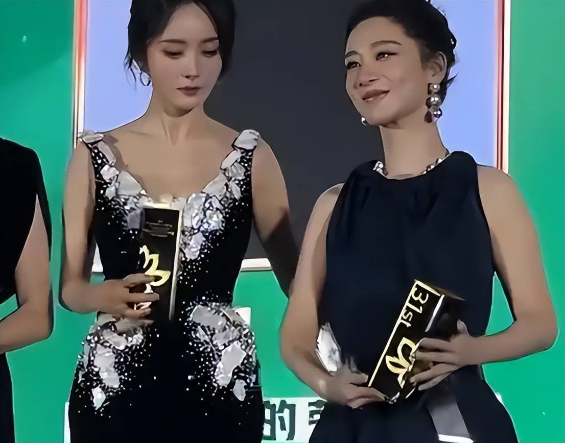 杨紫助白玉兰奖热度空前，金鹰奖被提前预热，落户湖南卫视被带偏封面图