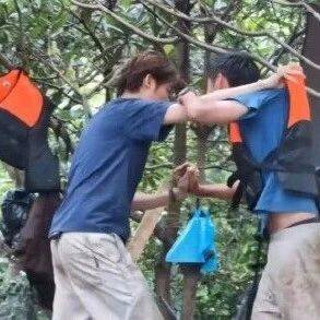 影视飓风荒岛直播现事故，Tim（潘天鸿）与嘉宾中国Boy（王瀚哲）险“动手