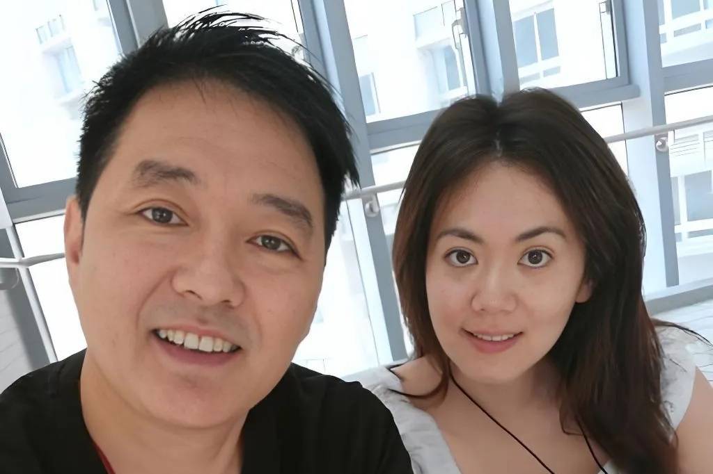 61岁李志希近况曝光！娶空姐纪佩伶生下两女一子，婚姻生活幸福美满封面图