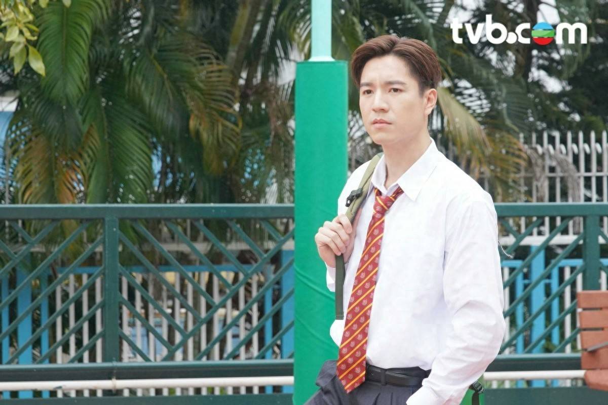 TVB小生热播剧罕见演渣男，口吐白沫扮死尸，被装进尸袋毫无忌讳封面图
