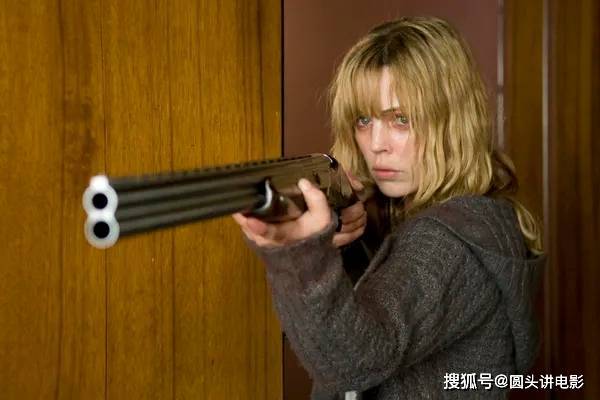 目前热映电影口碑榜，《功夫女足》排在最后，《八仙！》只能第二封面图