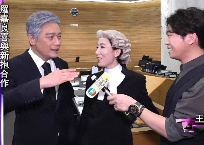 TVB视帝罕见回巢拍剧,银发大律师造型曝光,片场变“大细路”封面图