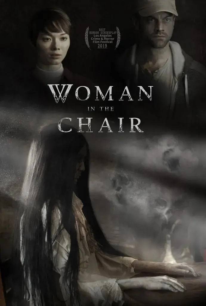 坐着的女人封面图