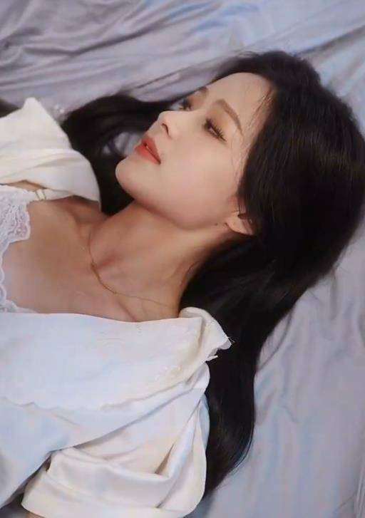 离婚后夫人她惊艳全球封面图